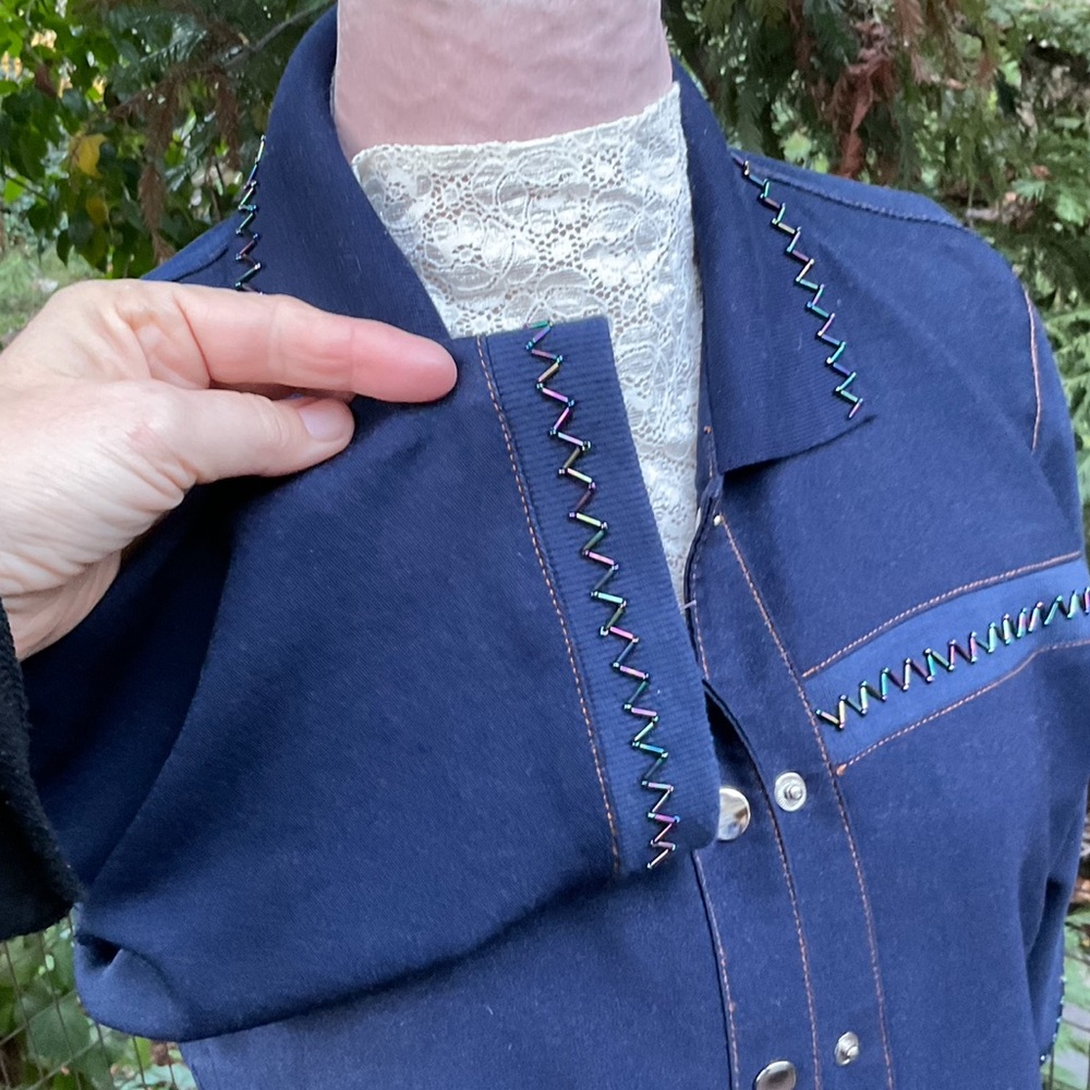 VTG  stretch Denim look blue western lightweight collared cuffs beads snap top M - Picture 3 of 12